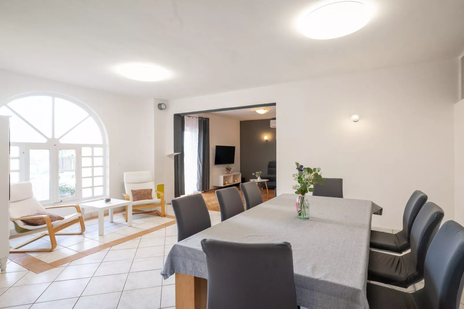 Three-Bedroom House-Keuken