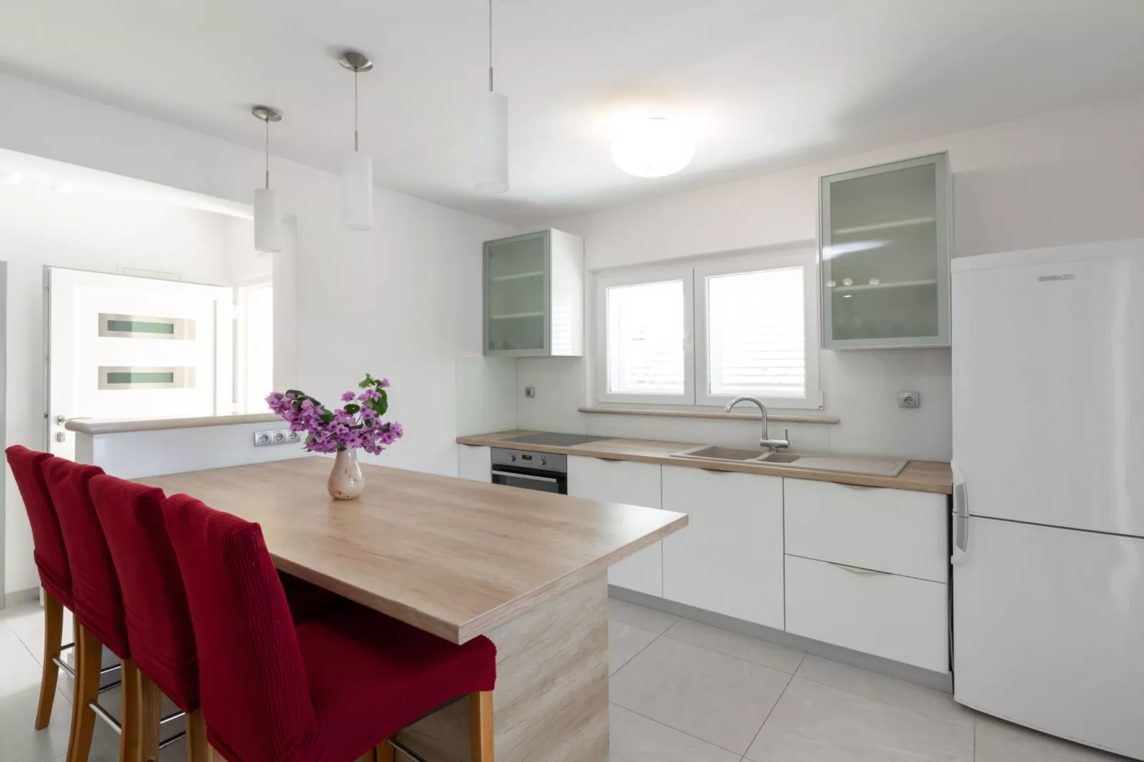 Modern Villa with Pool-Eetkamer