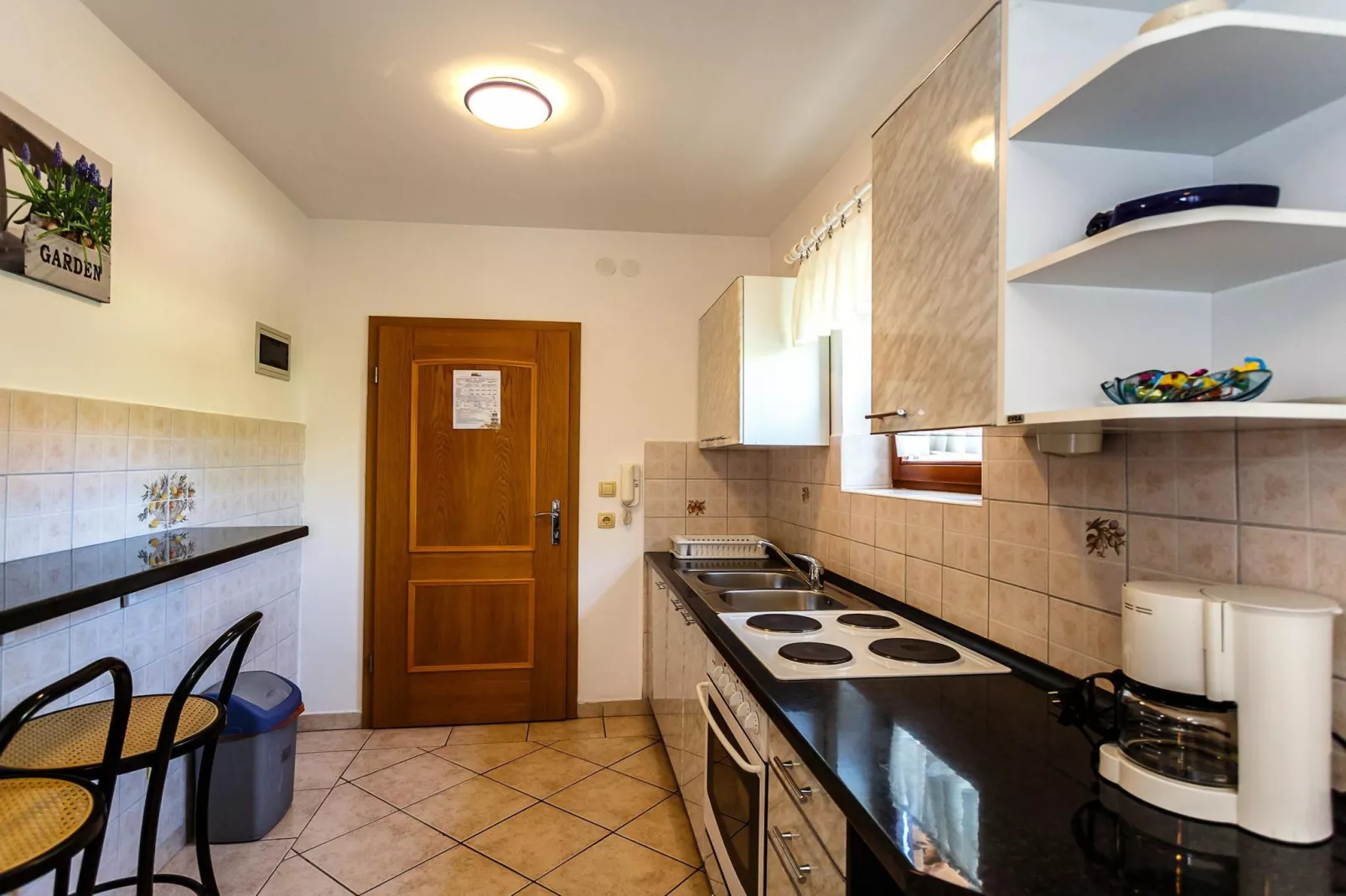 Comfortable and Sunny Krk Apartment - One Bedroom Apartment with Terrace-Keuken