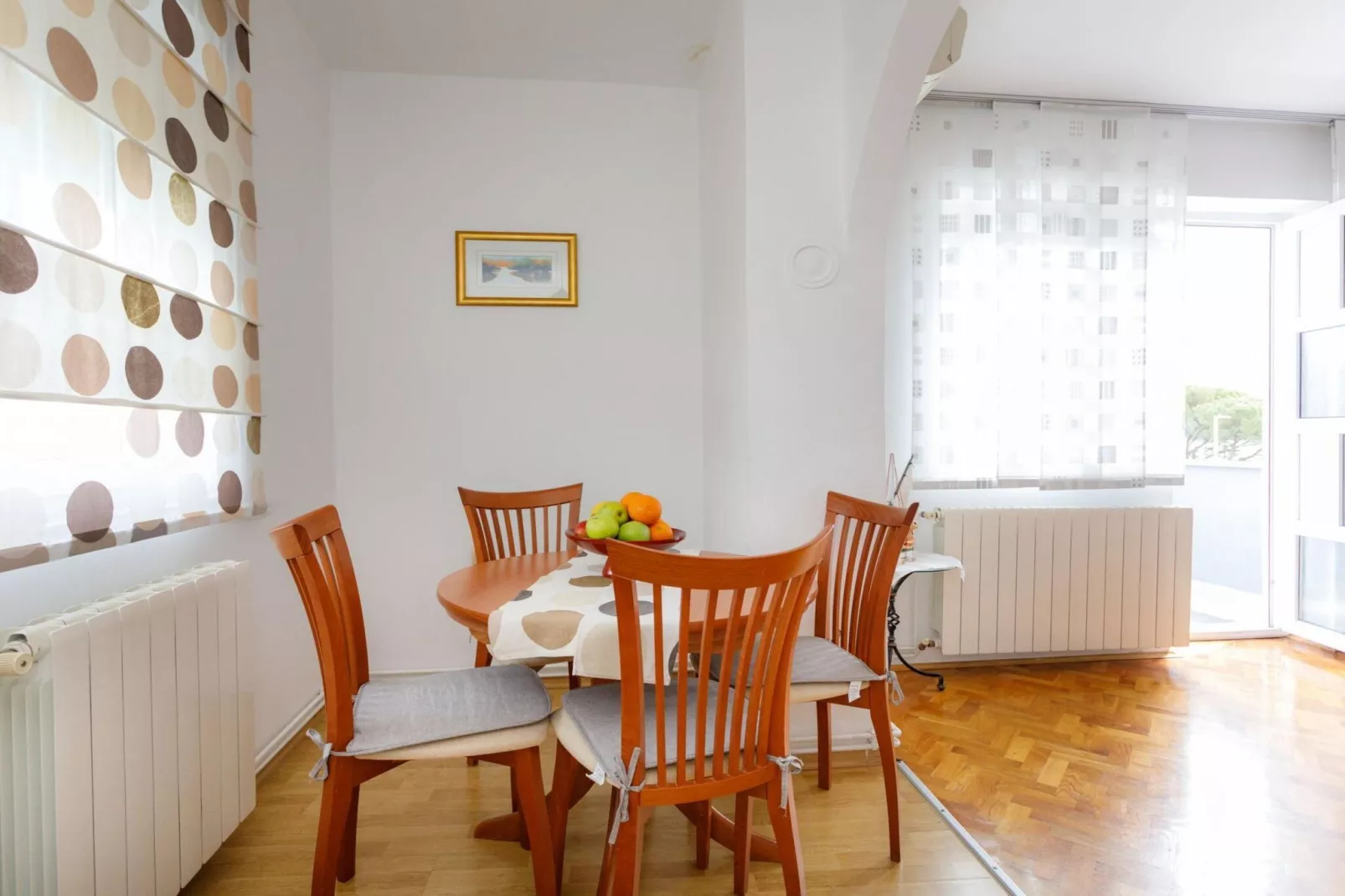 Charming and Tranquil Krk Center Apartment - One Bedroom Apartment with  Balcony-Eetkamer