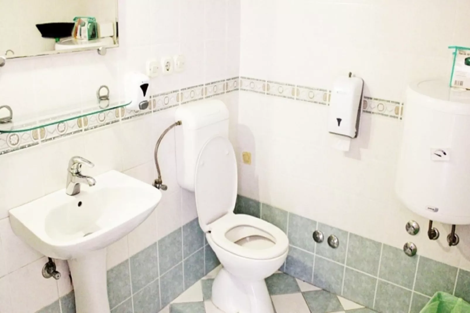 Apartments Pansion Franka 3* - Studio Apartment - APT 13-Badkamer