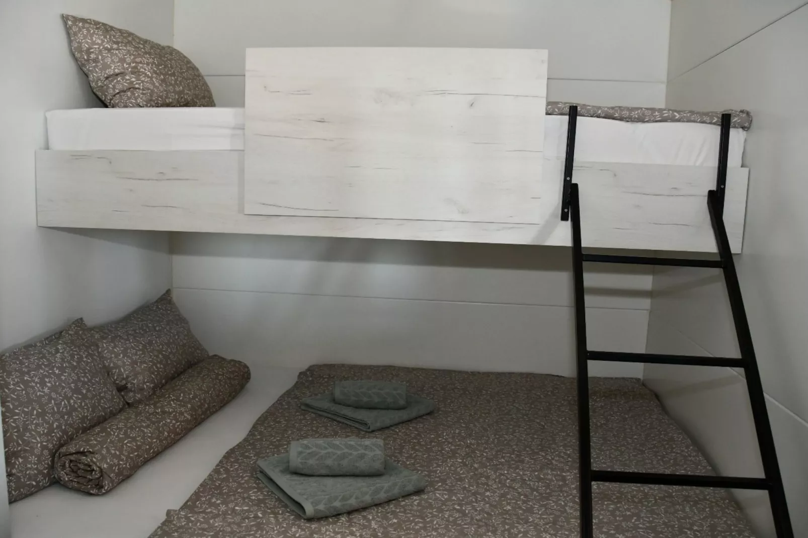 Mobile Home With Terrace And Sea View (Allegro)-Slaapkamer