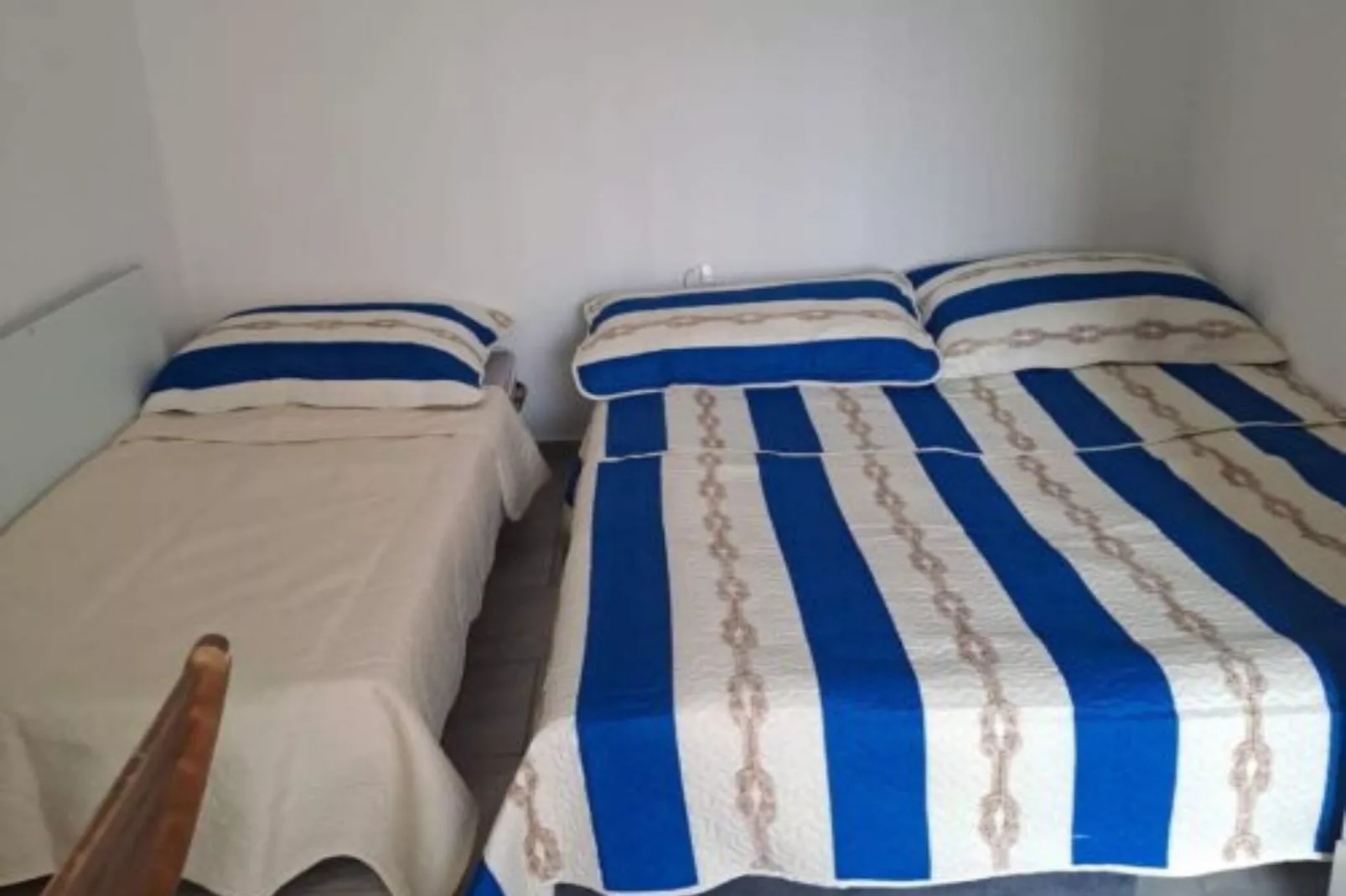 Apartments Boris Donji Karin - One Bedroom Apartment (Classic Apartment)-Slaapkamer