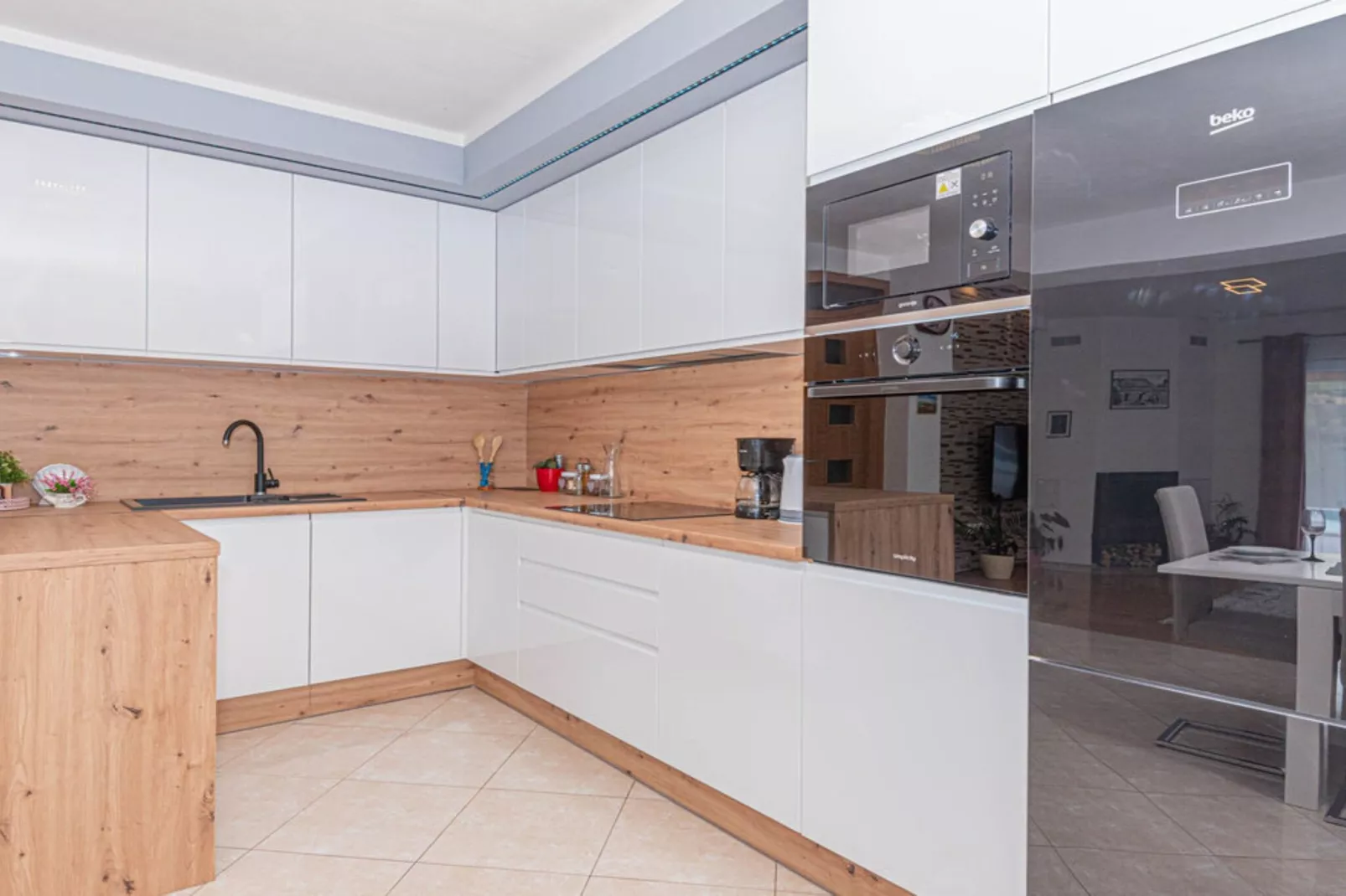 Villa Maria with Outdoor Pool - Five Bedroom Villa with Outdoor Pool-Keuken