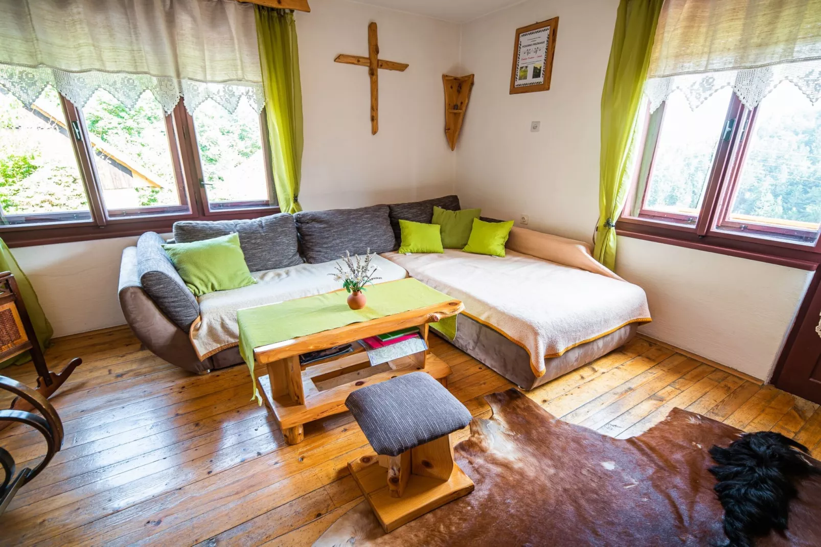 Bloomfield Retreat Country House with Sauna - Three Bedroom Country House-Woonkamer