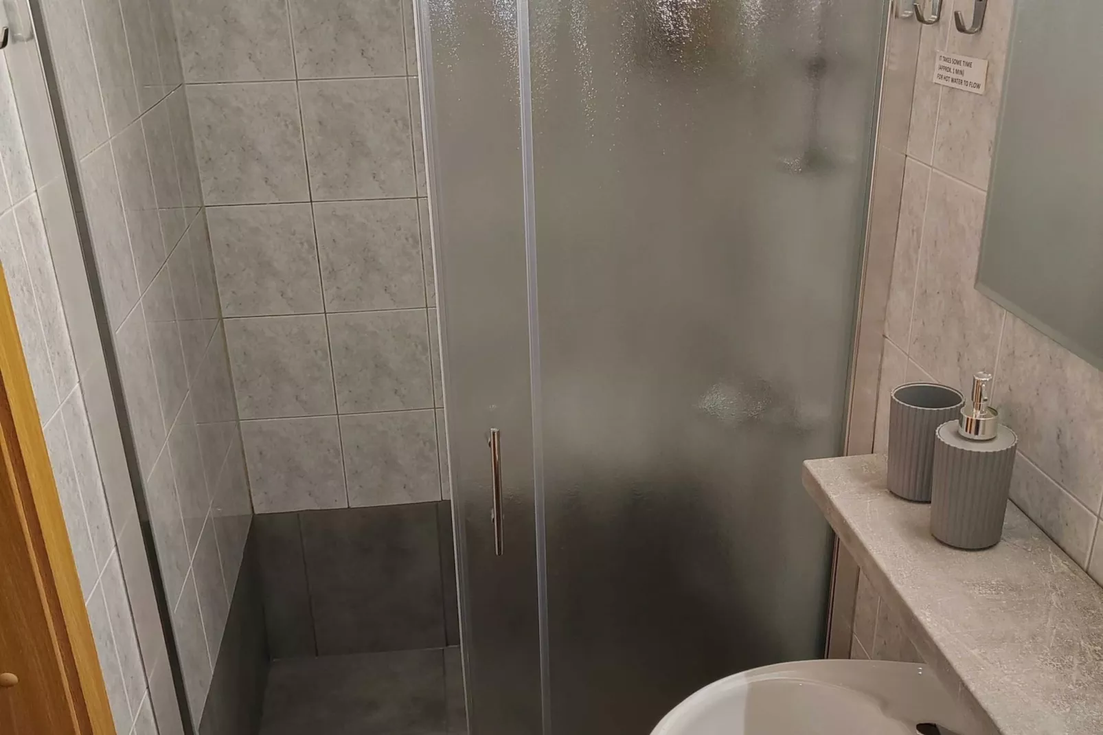 Mountain Vista Cottage with Private Sauna - One Bedroom Cottage-Badkamer