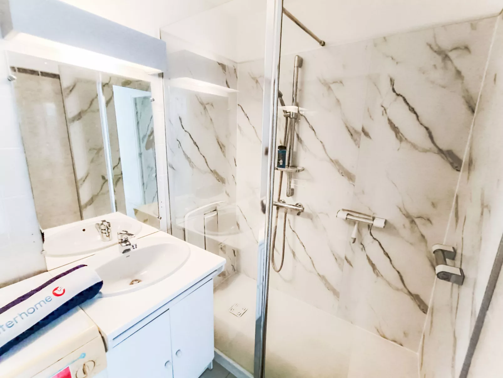 Port d'Attache-Binnen