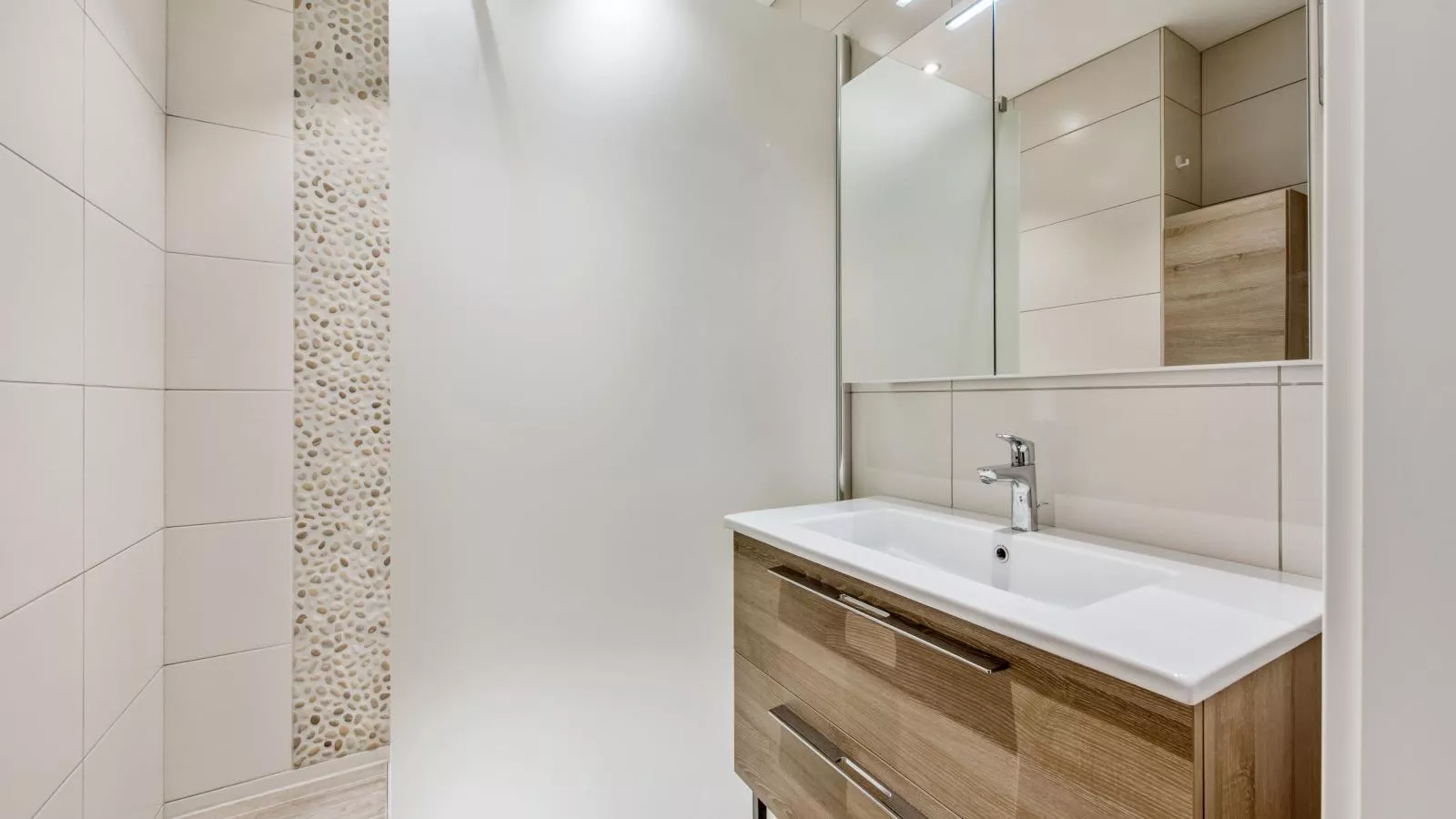 Azcona Twee-Badkamer