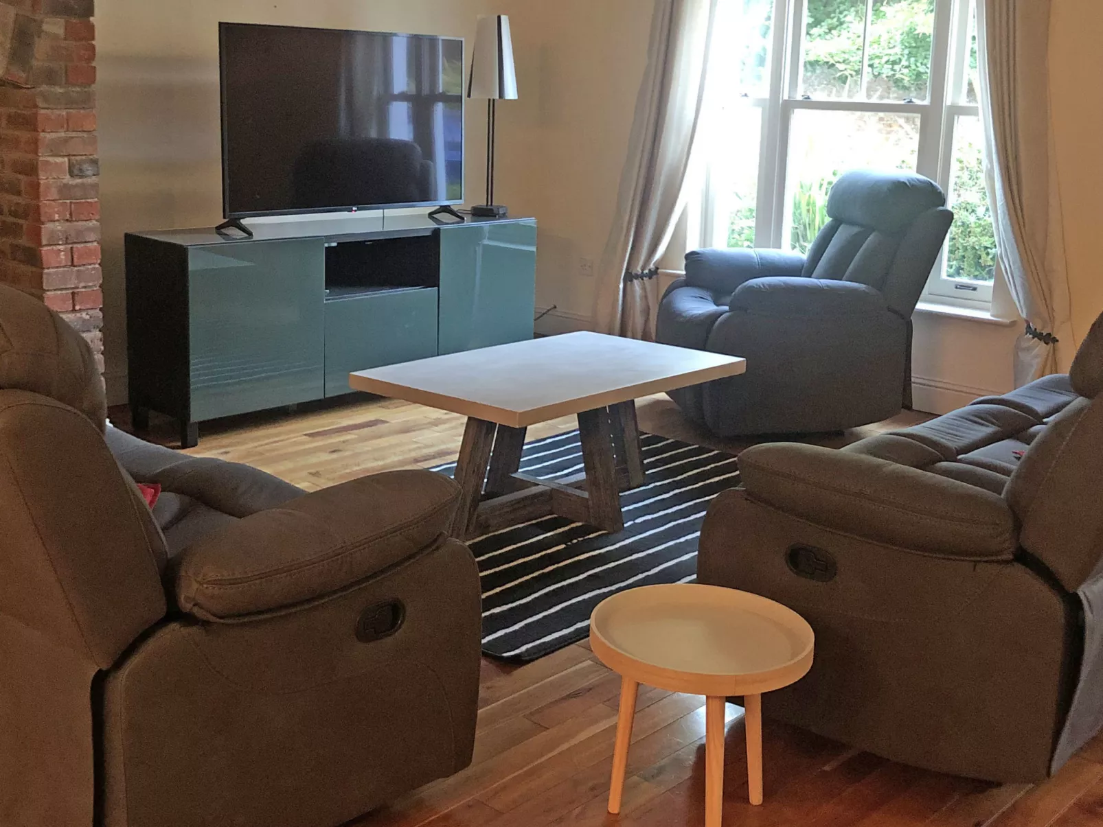 Courtyard HC No 8-Binnen