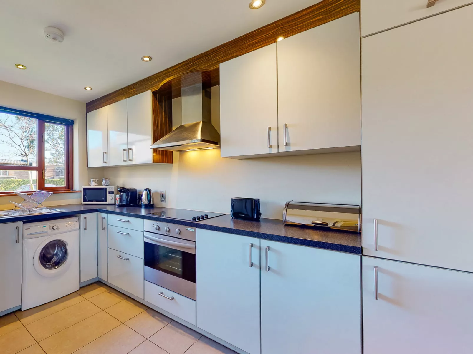 Castlemartyr Lodges (TR4) No 3 (2 Bed)-Binnen