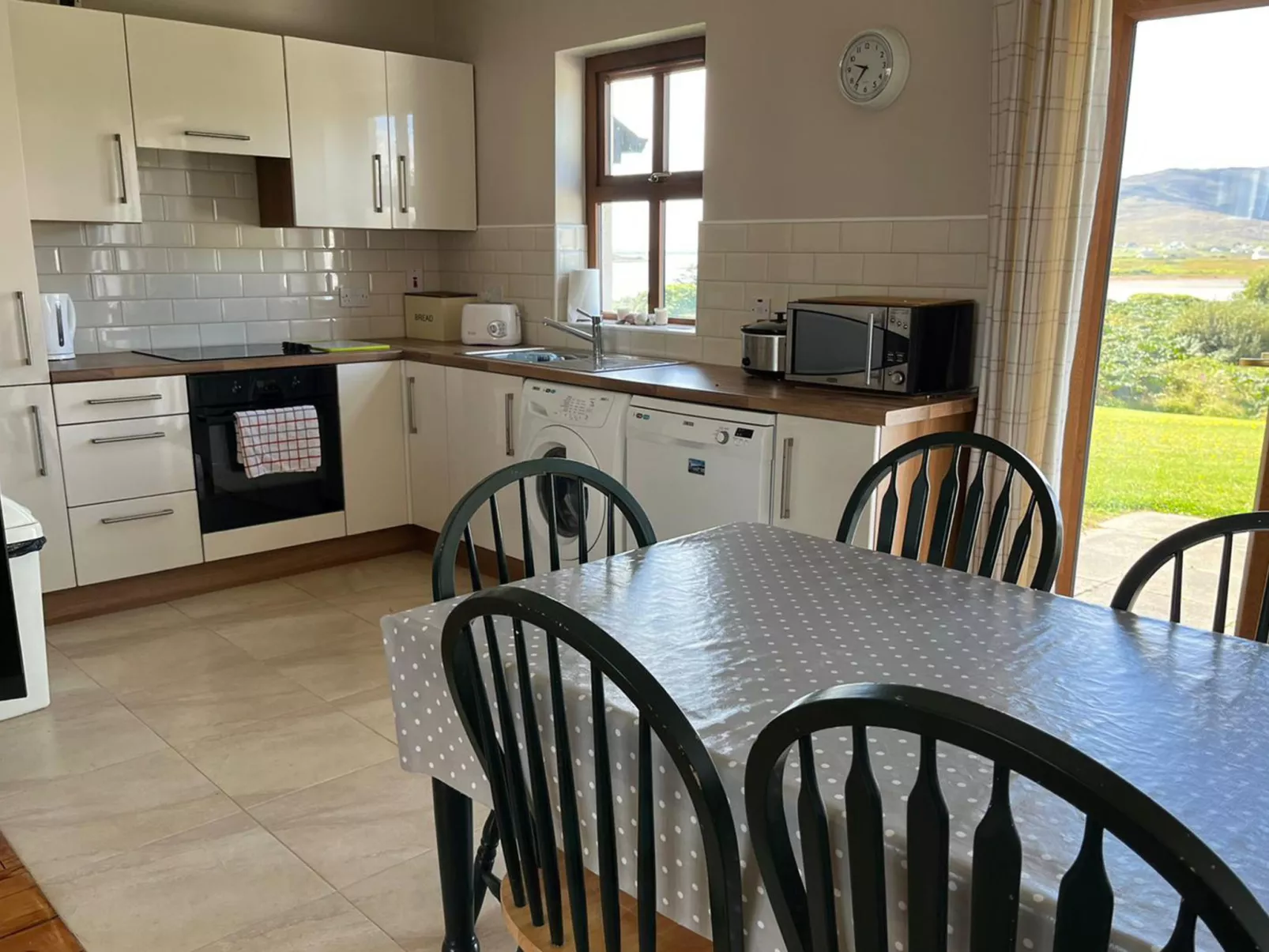 Achill Sound Holiday Village No 11-Binnen