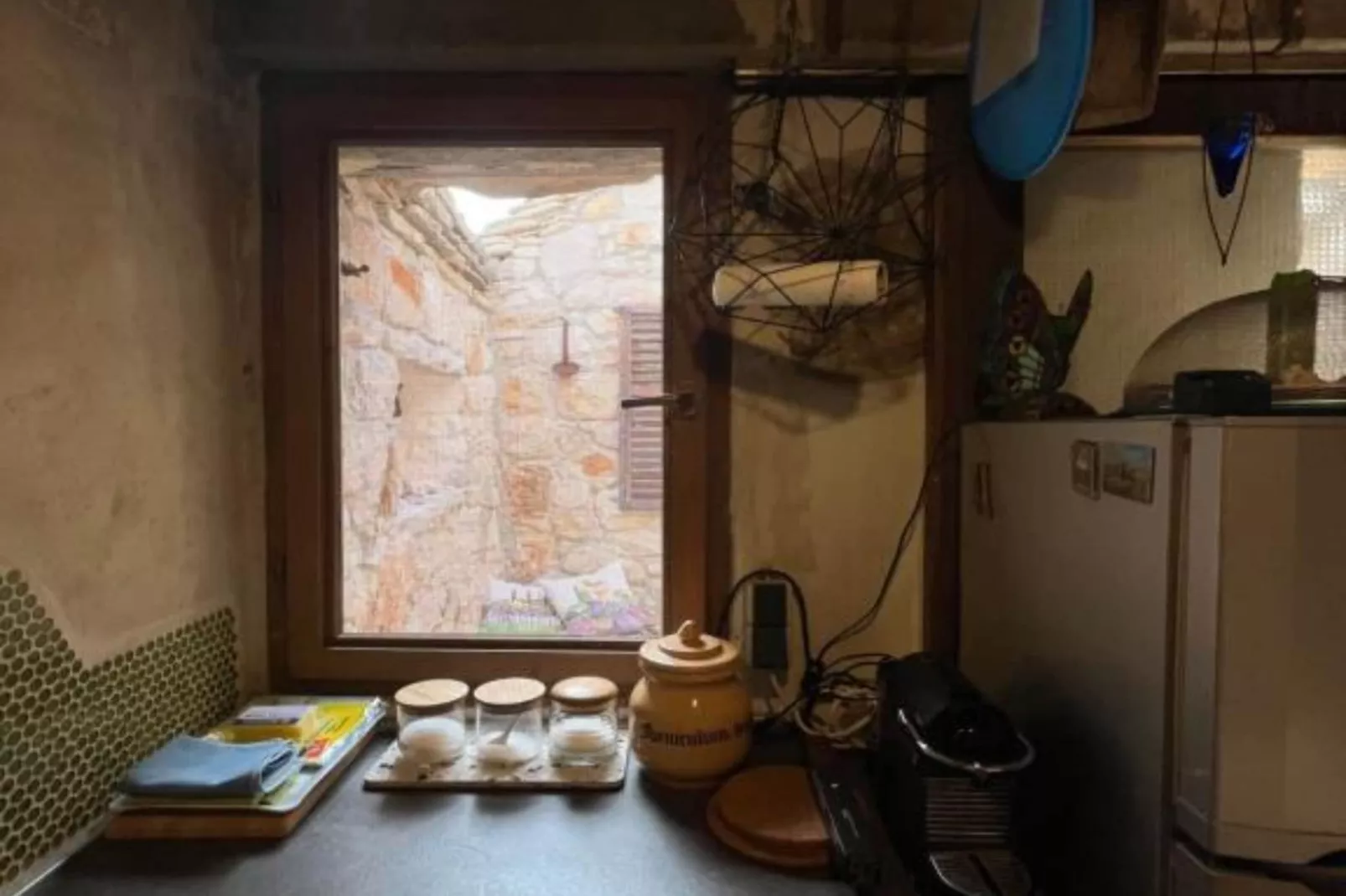 Romantic Stone House and Yard Near Stunning Beach - Two Bedroom Holiday Holiday Home  with  Patio and Terrace-Keuken