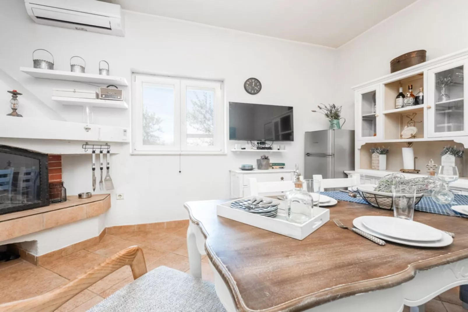 Holiday Home Pigmy Cormoran - One Bedroom House with Terrace  and Pool-Woonkamer