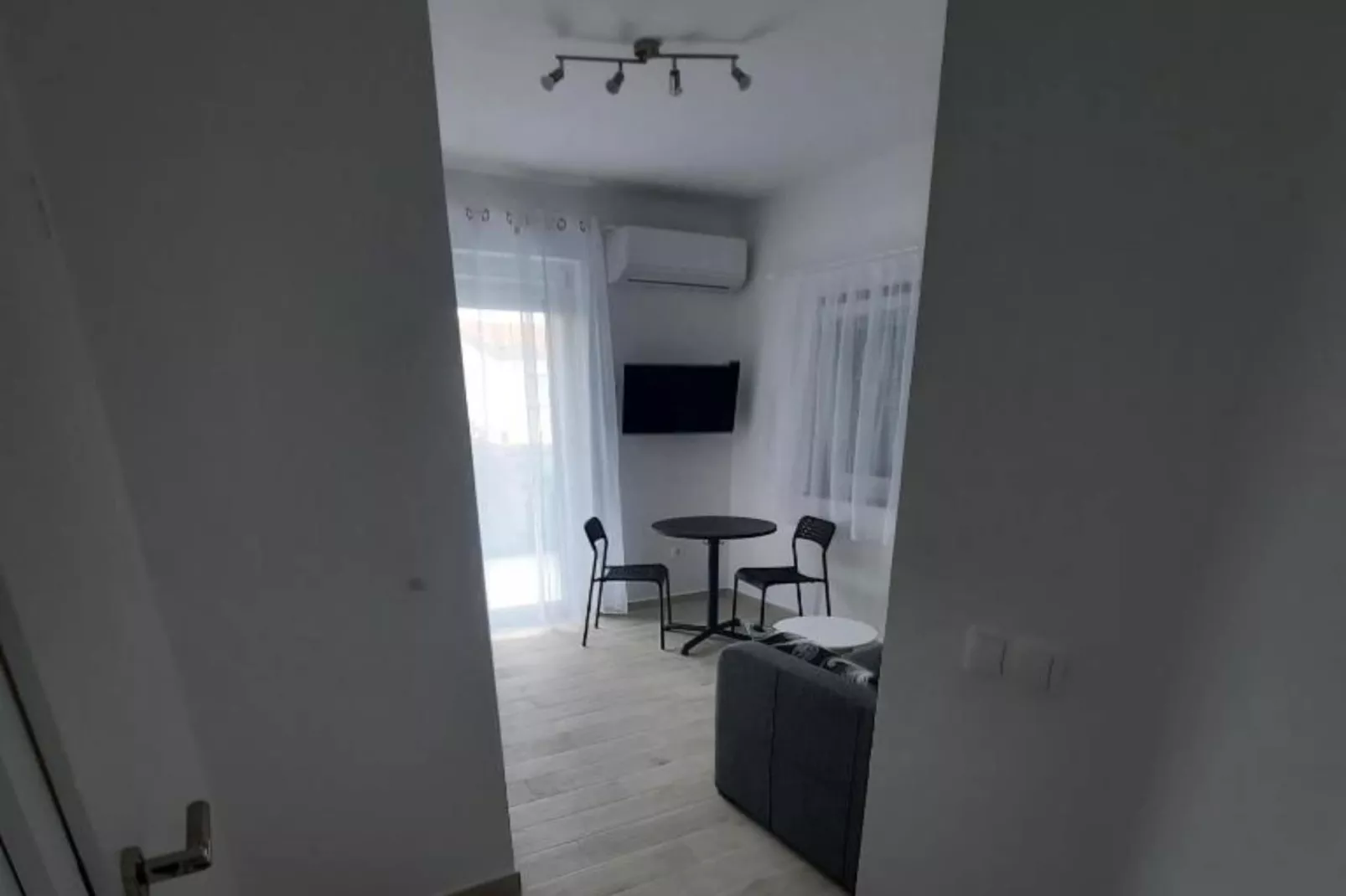 One Bedroom Apartment-Woonkamer