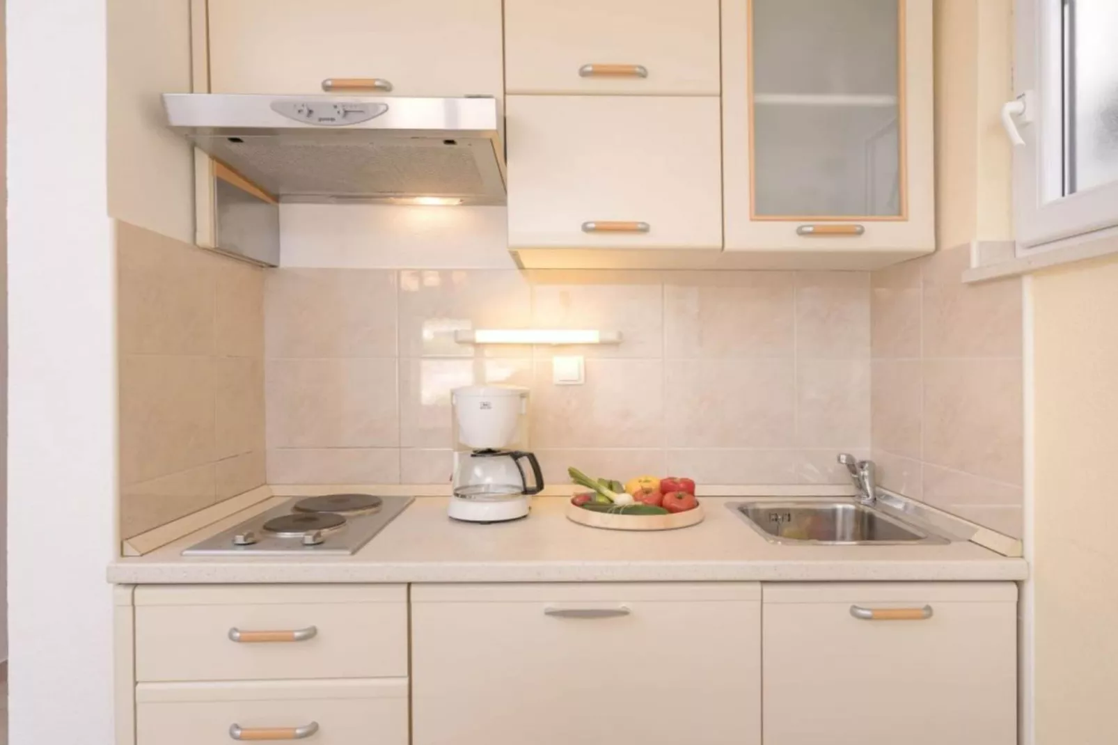 One Bedroom Apartment with Balcony 3-Keuken