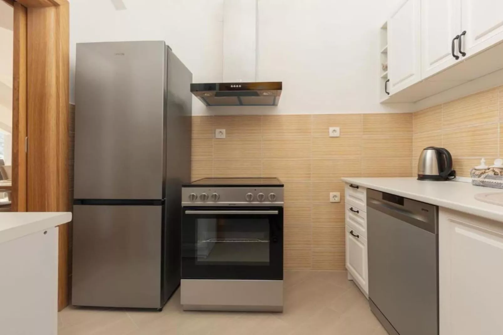 Stylish Budva Apartment with Panoramic Views - Two Bedroom Apartment-Keuken