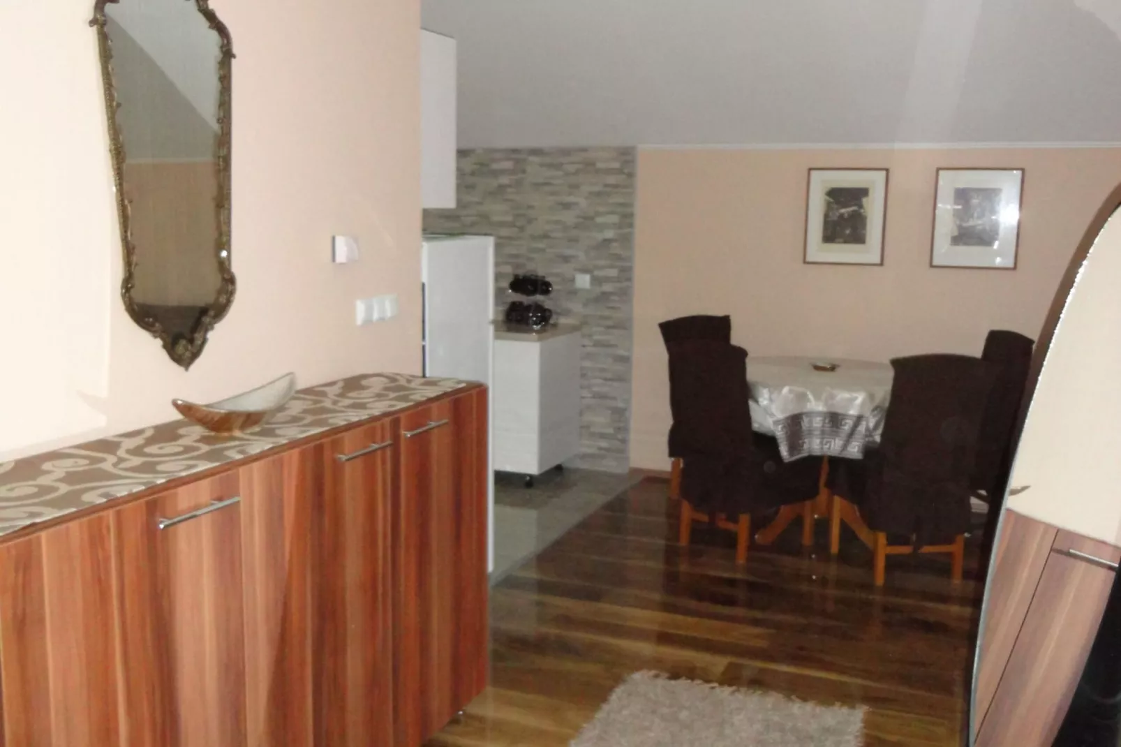 Apartments A&D - One Bedroom Apartment with Terrace and River View (Ana)-Eetkamer