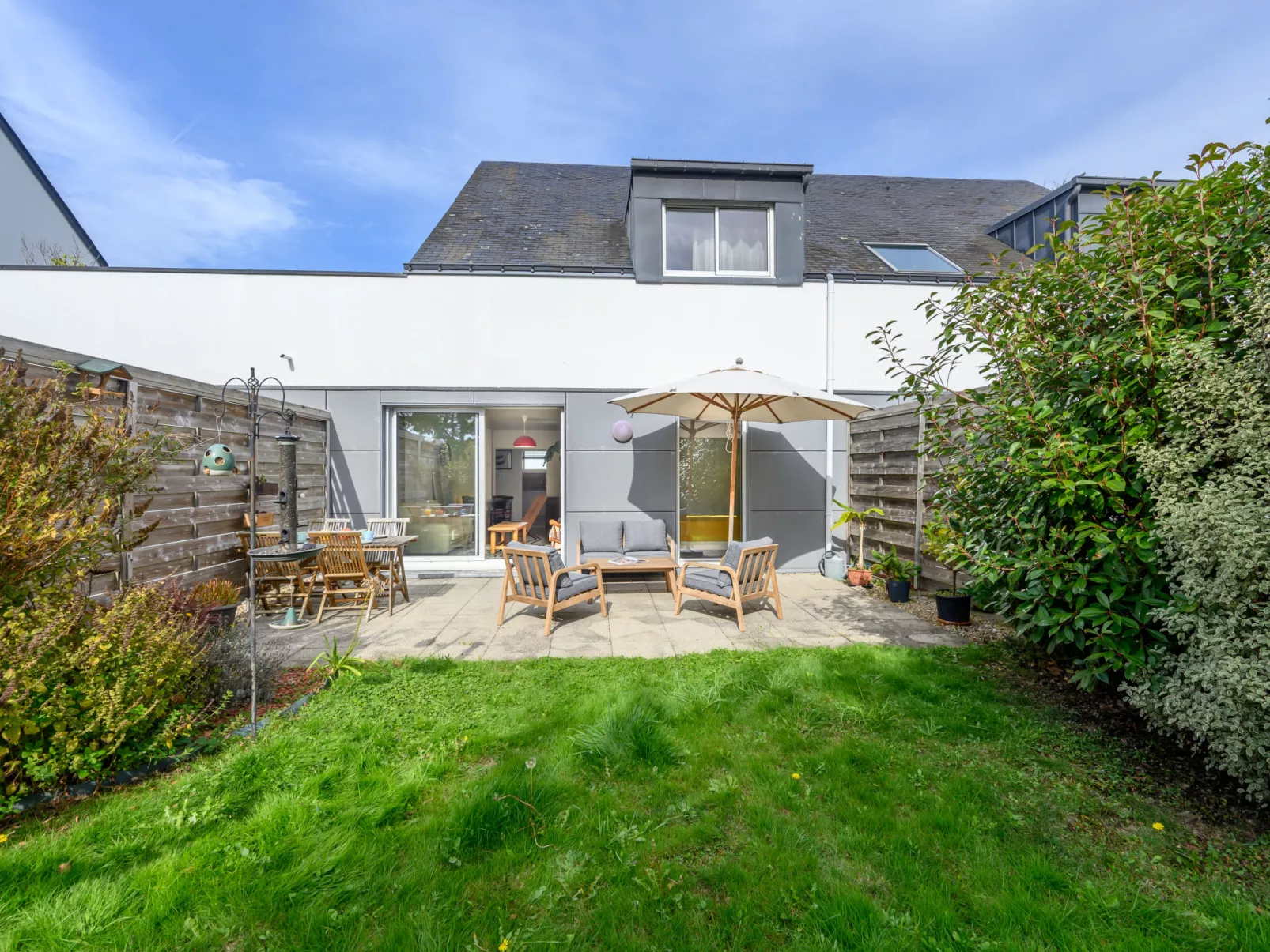 Le nid du Golfe-Buiten