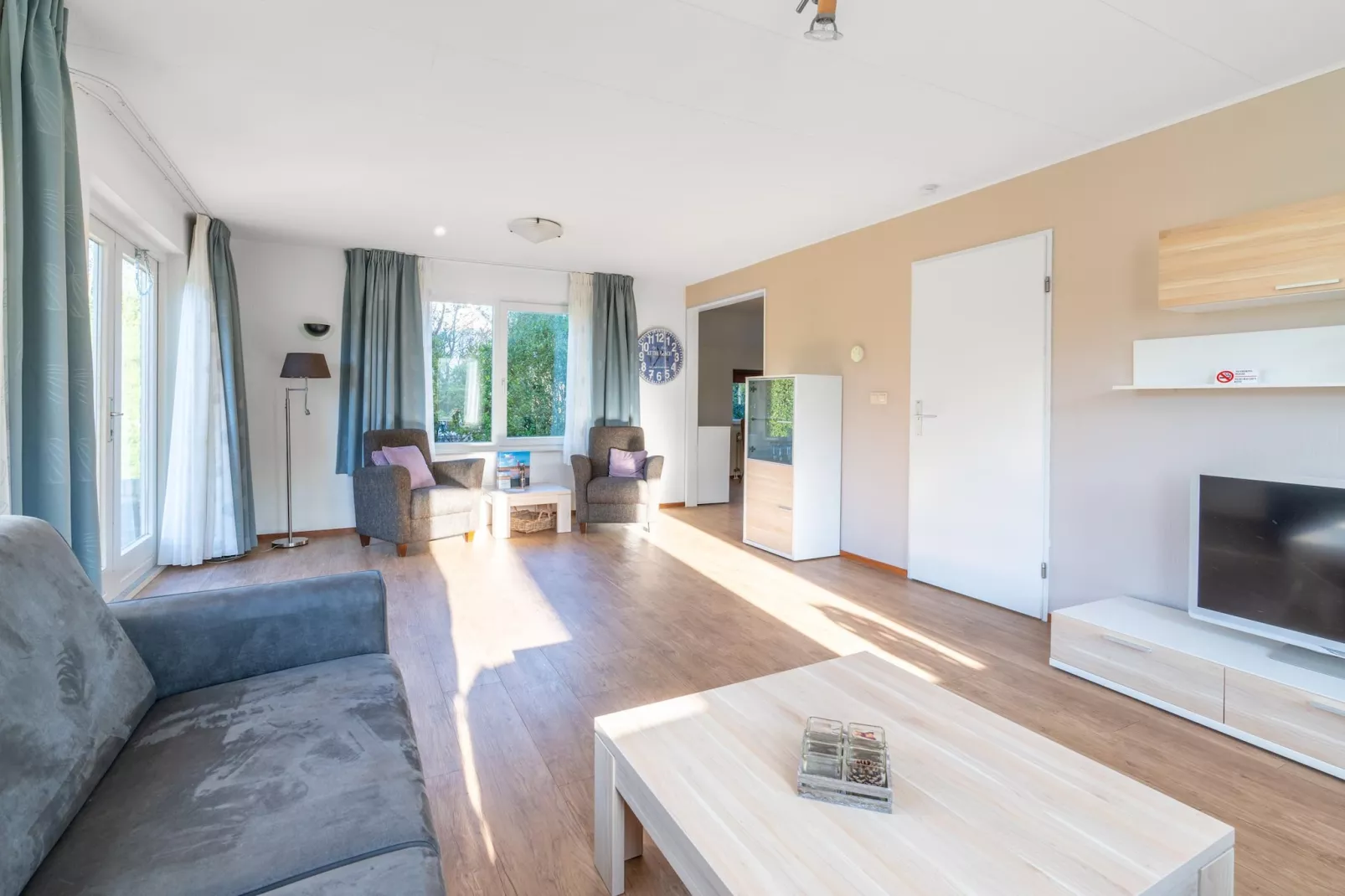 Kamperfoelie 97-Woonkamer