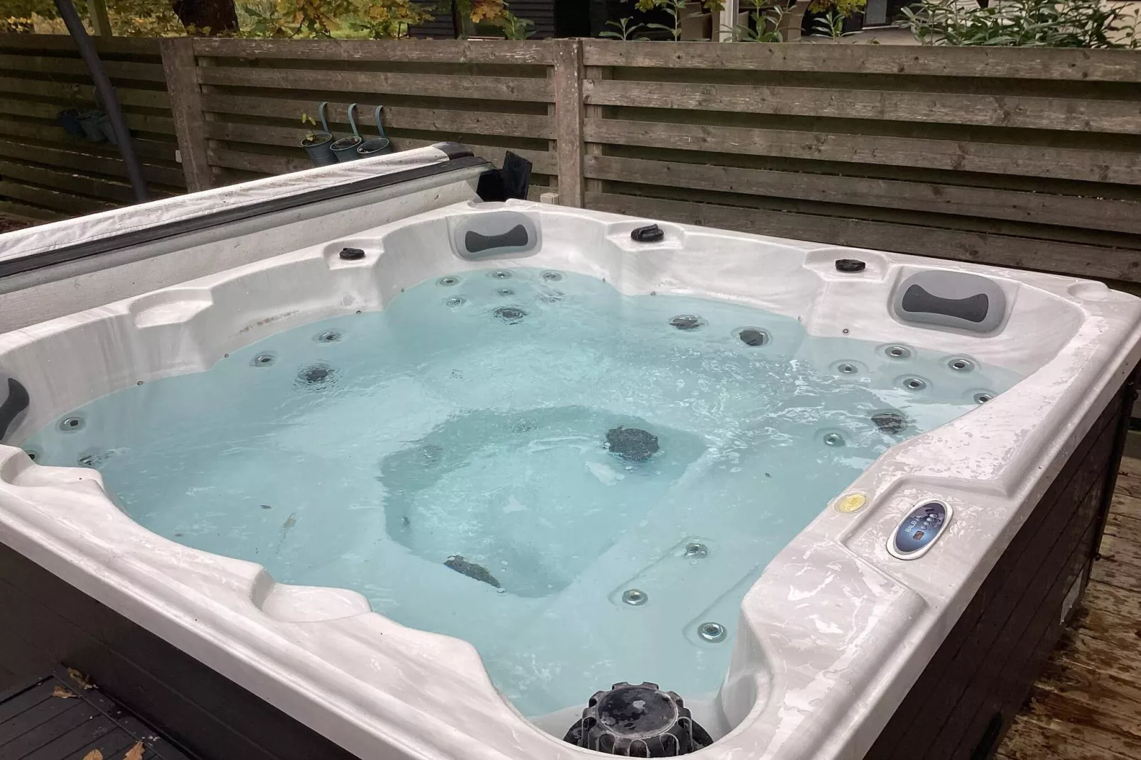 Kusthut met hottub-Spa