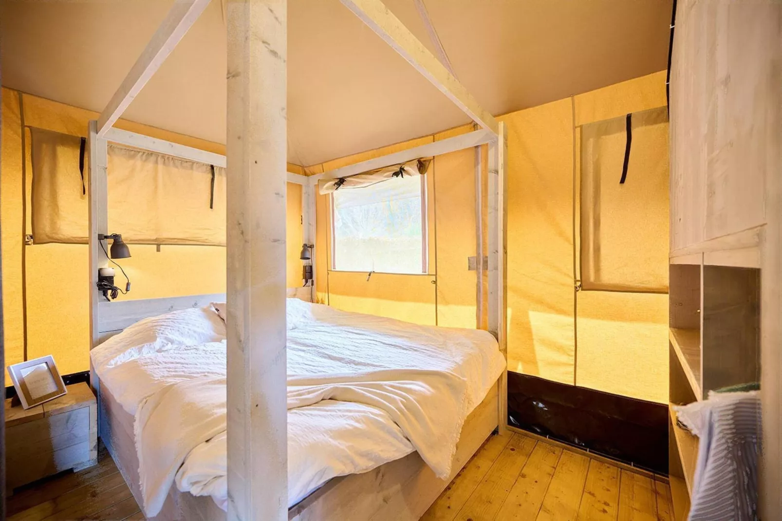 Safaritent | 6 persoons-Slaapkamer