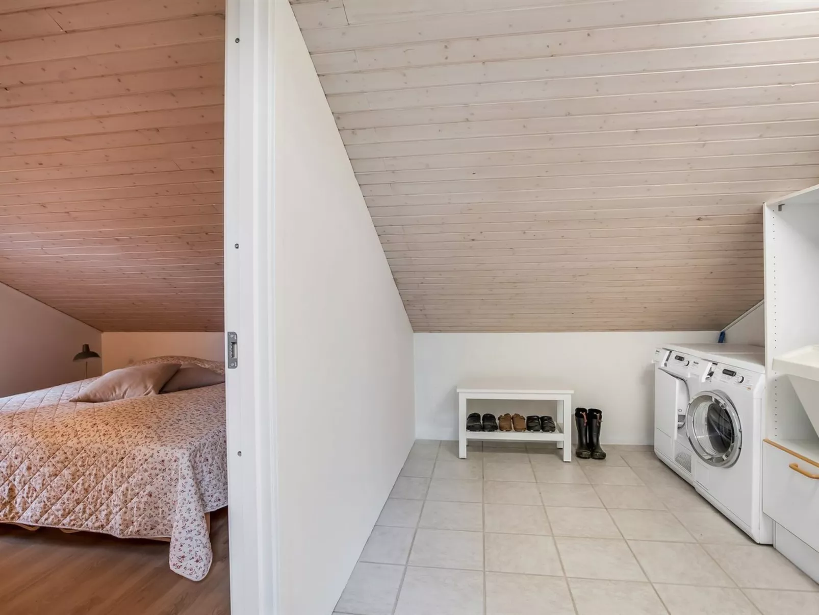 "Lirim" - 400m from the sea-Binnen