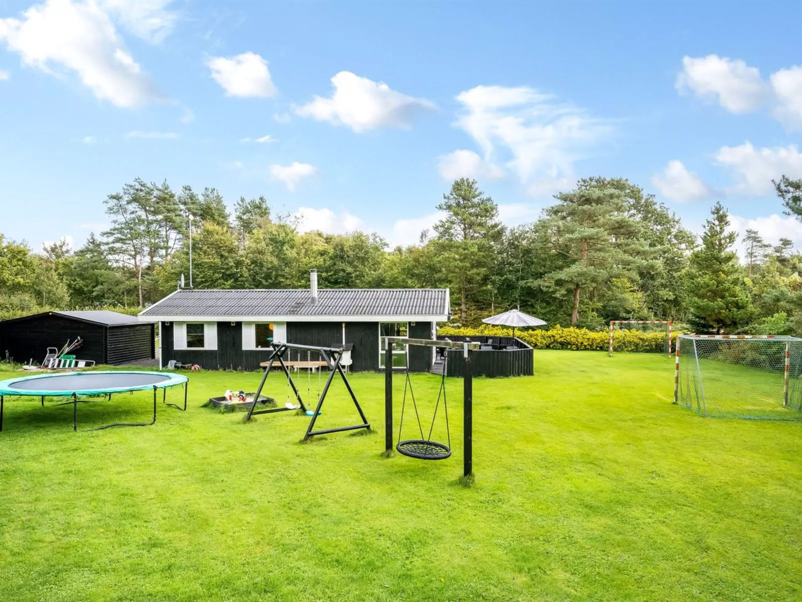 "Vilhelm" - 10km from the sea-Buiten