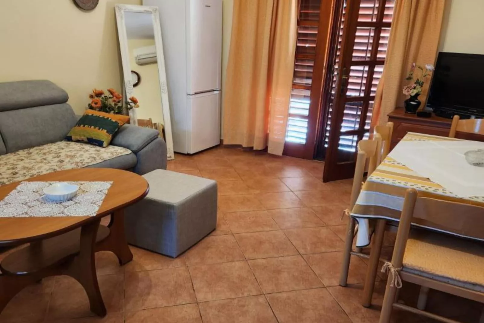 Apartments Nada - Two Bedroom Apartment (A1)-Woonkamer