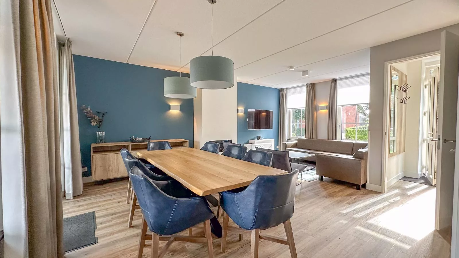 Dune Deluxe 77-Eetkamer