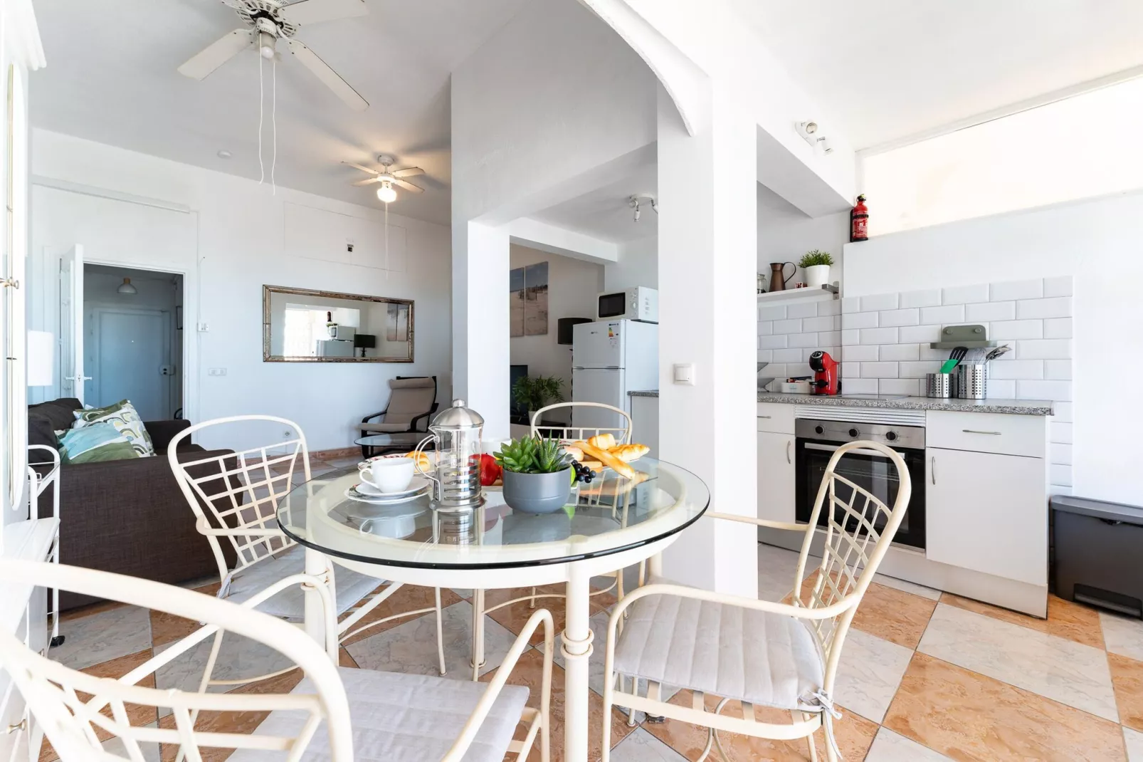 CT 388 - Faro's Carihulela Apartement - Olé Playa - Benalmadena-Eetkamer