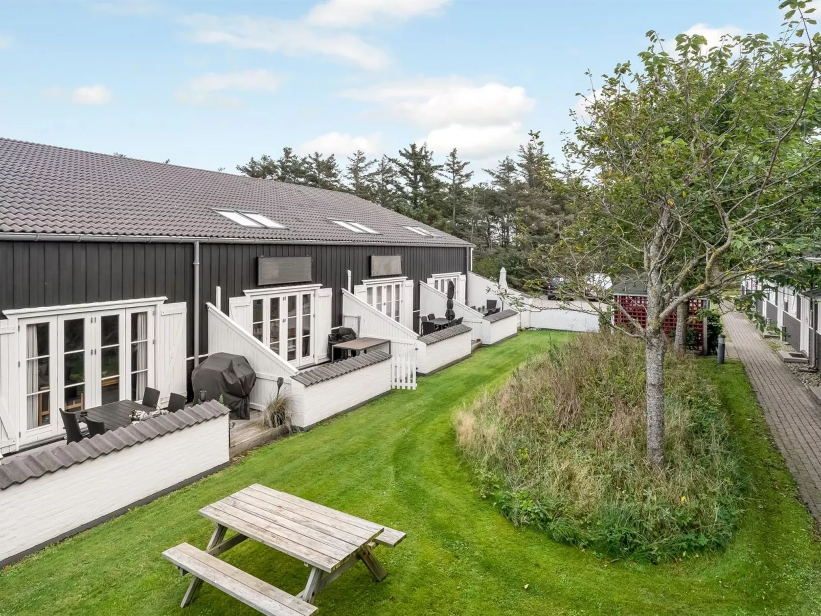 "Epiphania" - 100m to the fjord-Buiten