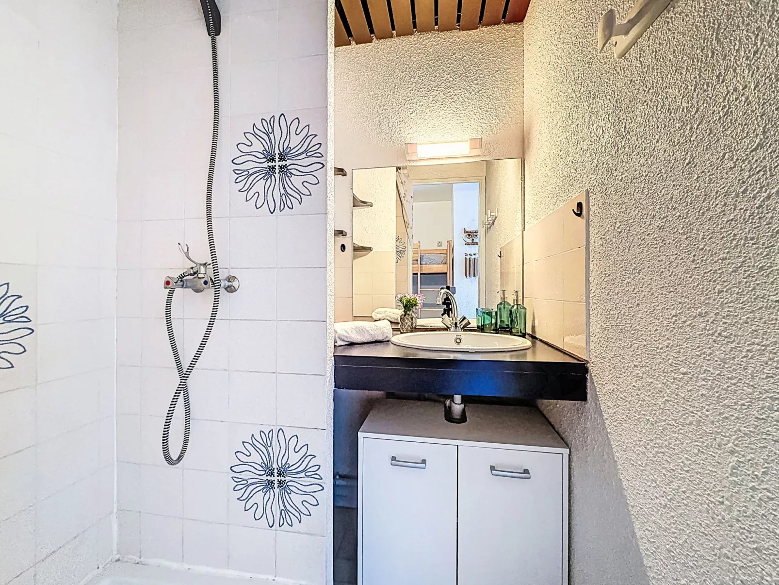 Le Lagon Bleu-Binnen