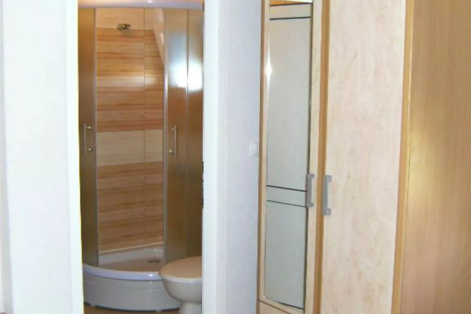 Double bed 2-Badkamer