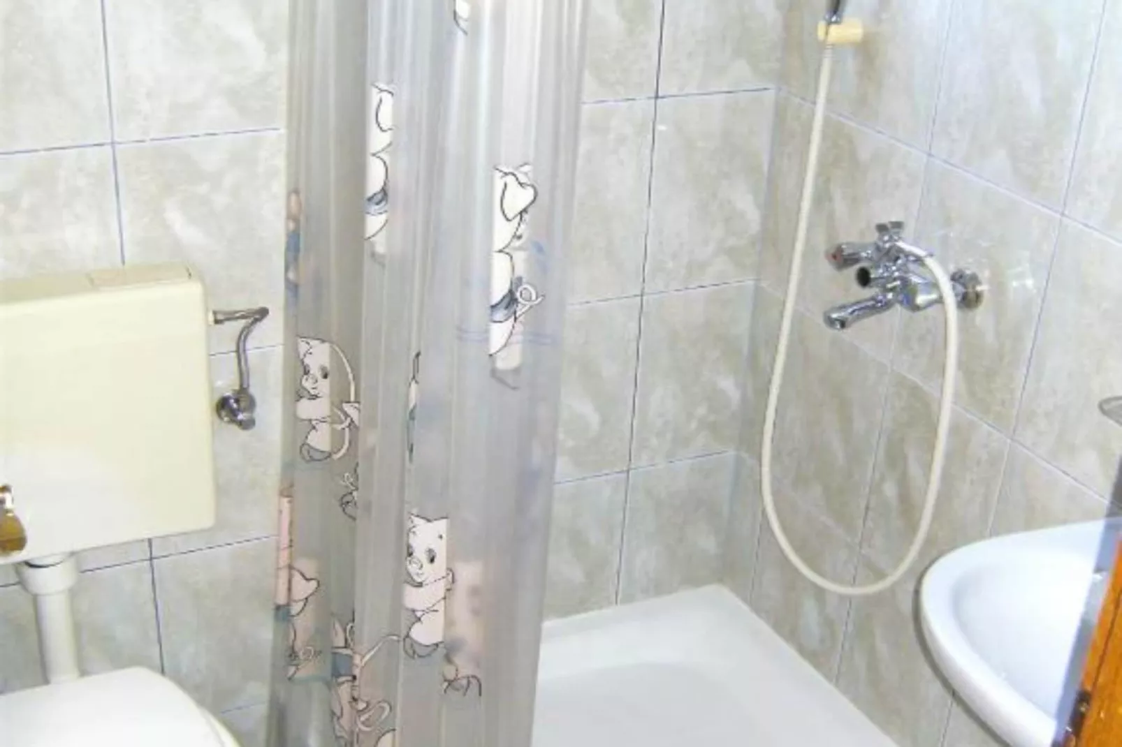 Elez Serenity Guesthouse - Twin room with Balcony-Badkamer