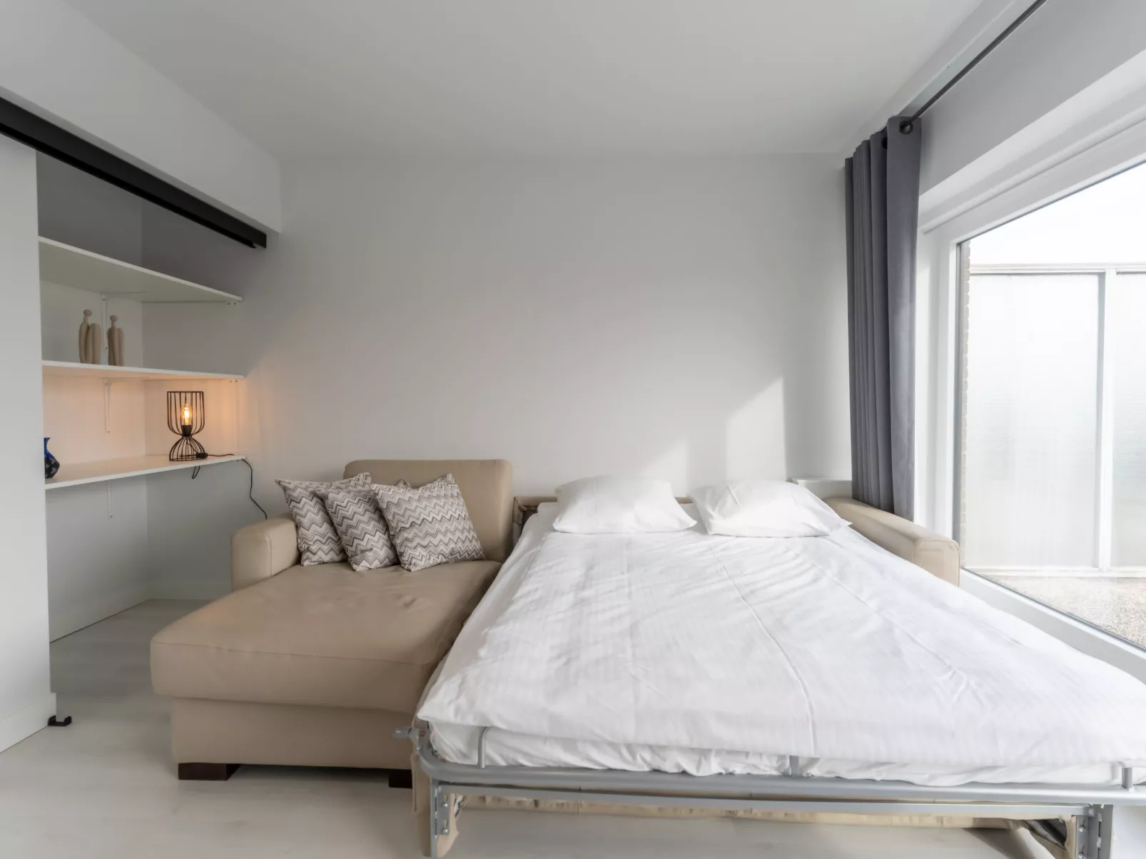 Ter Linde with two terraces-Binnen