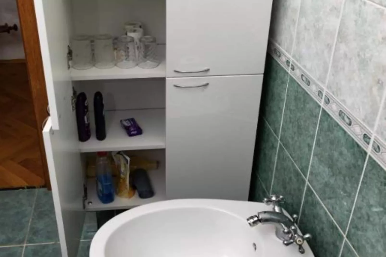 One Bedroom Magic Room (1)-Badkamer