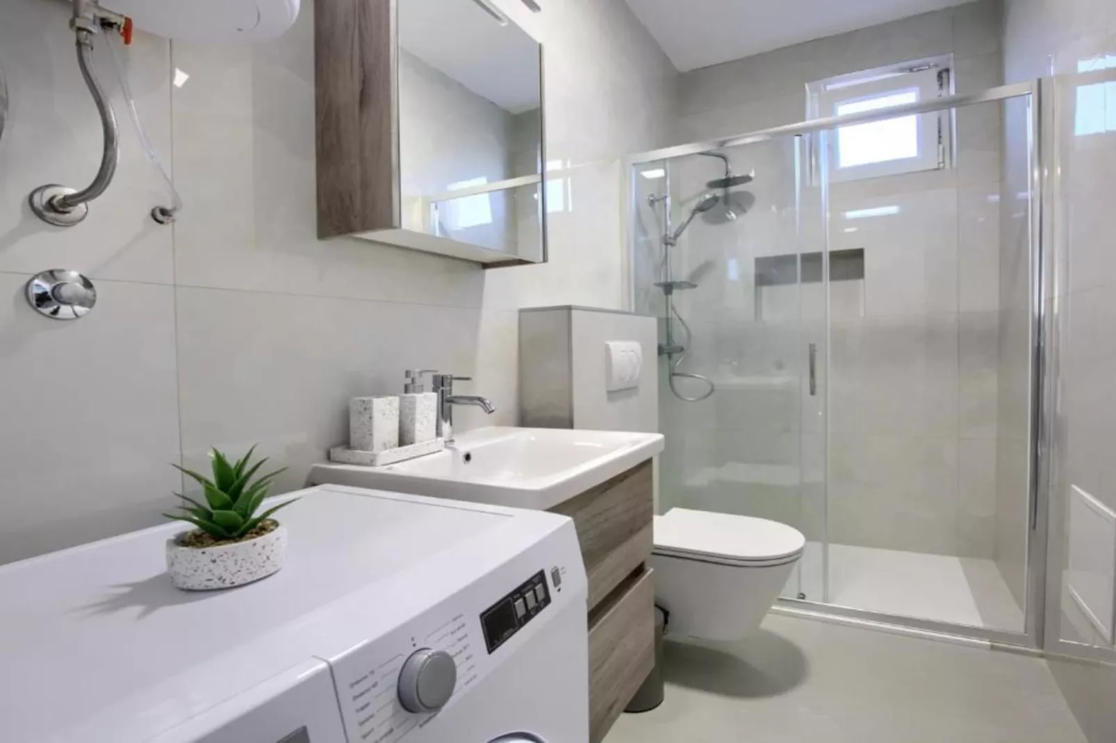 Apartments Mons - Two Bedroom Apartment With Terrace (A2)-Badkamer