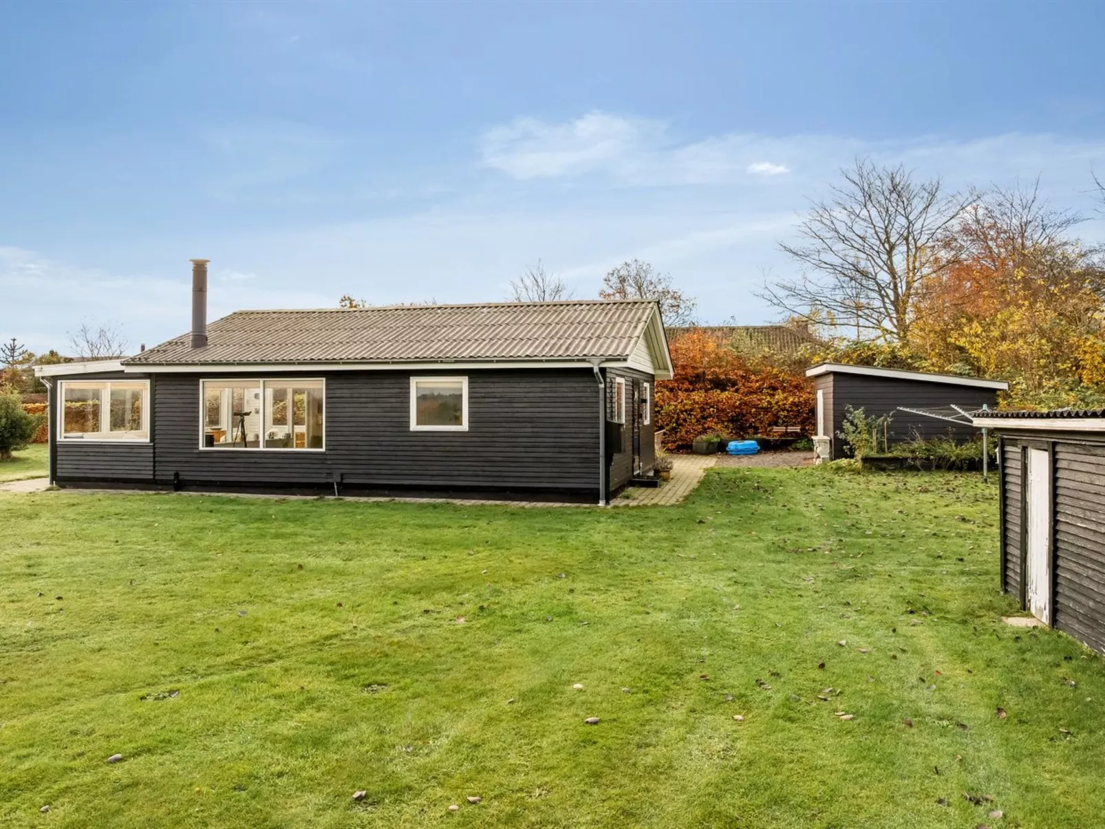 "Hjalma" - 250m to the fjord-Buiten