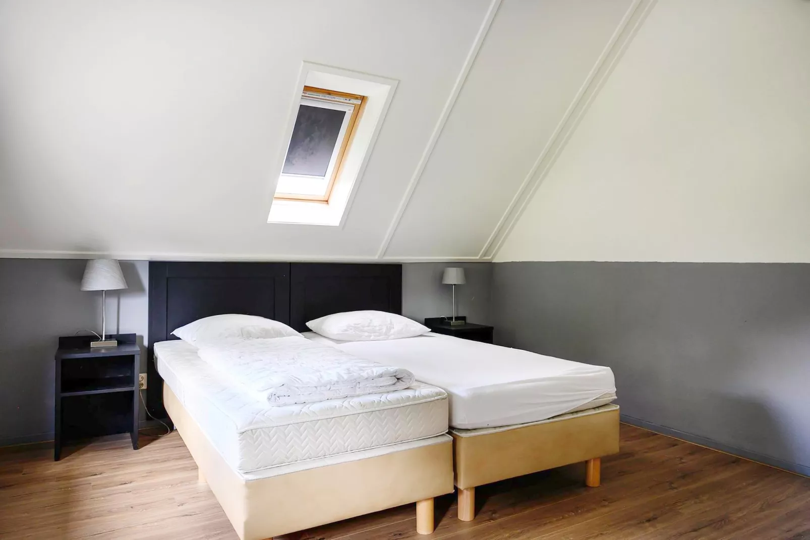 6 pers. Vosseberghuis Prestige met buitenspa-Slaapkamer