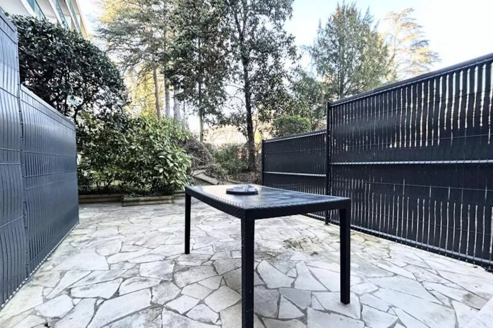 Résidence Flore-Niet-getagd