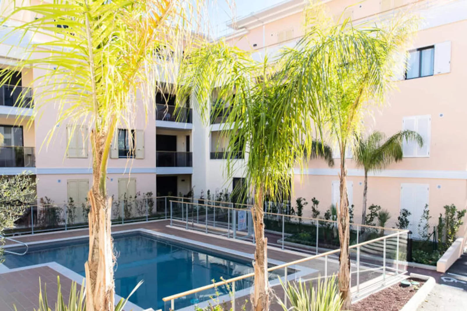 Résidence 3 Pi&egrave;ces Moderne Avec Piscine Au Palm Beach-Niet-getagd