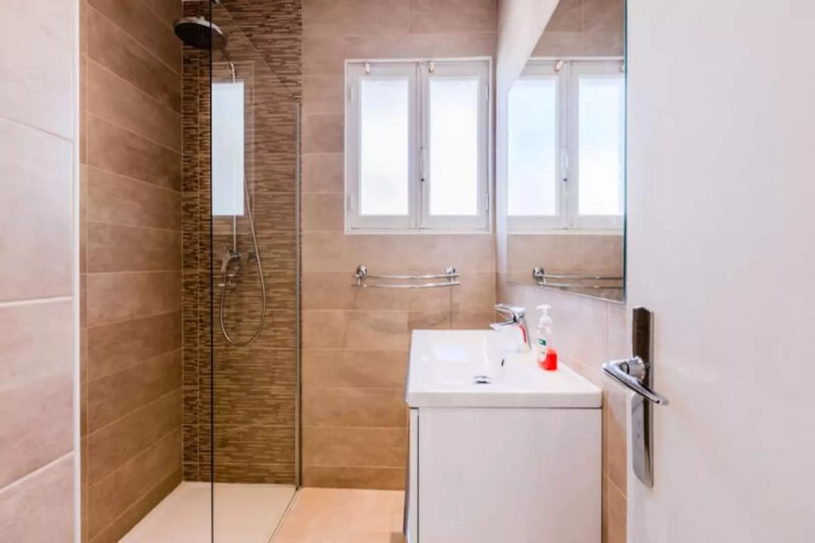 Résidence 3p De Style Avec Balcon à 3 Min De La Croisette-Niet-getagd