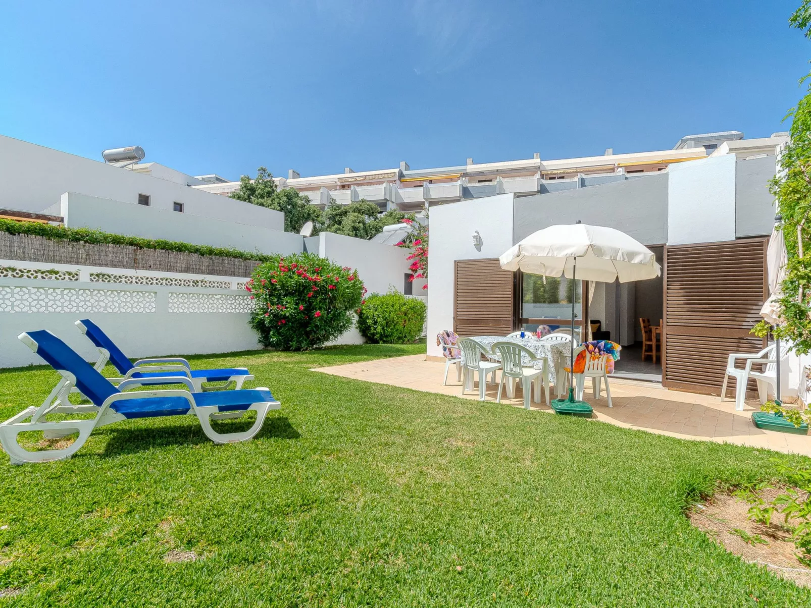 Amélia - Sunny Way-Buiten