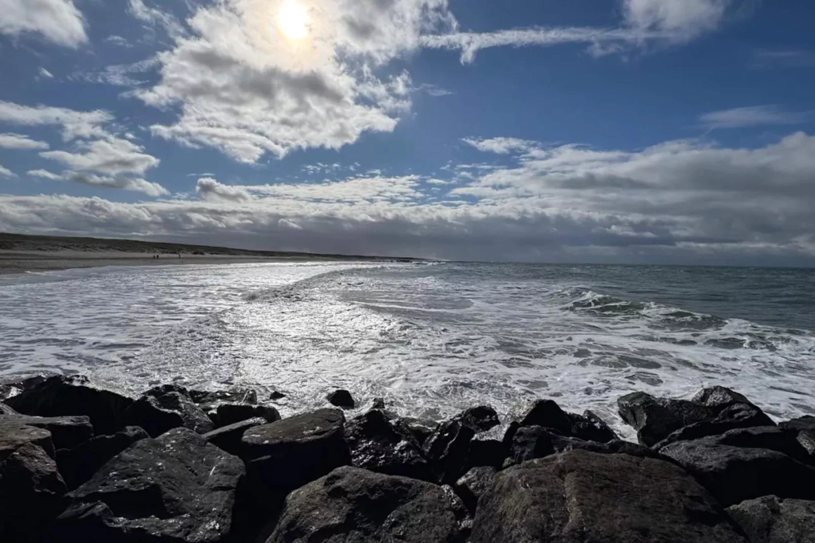 Ontsnapping aan zee met schommel-Waterzicht