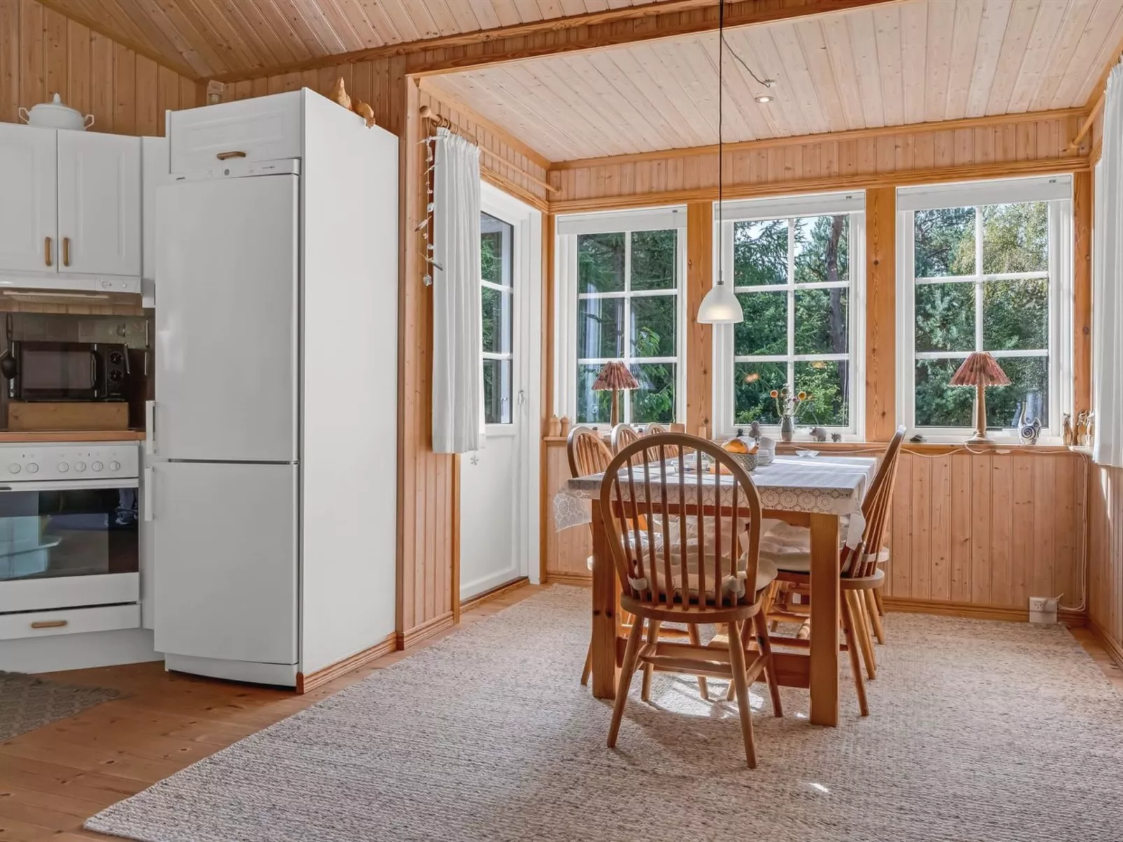 "Bernadine" - 350m from the sea-Binnen