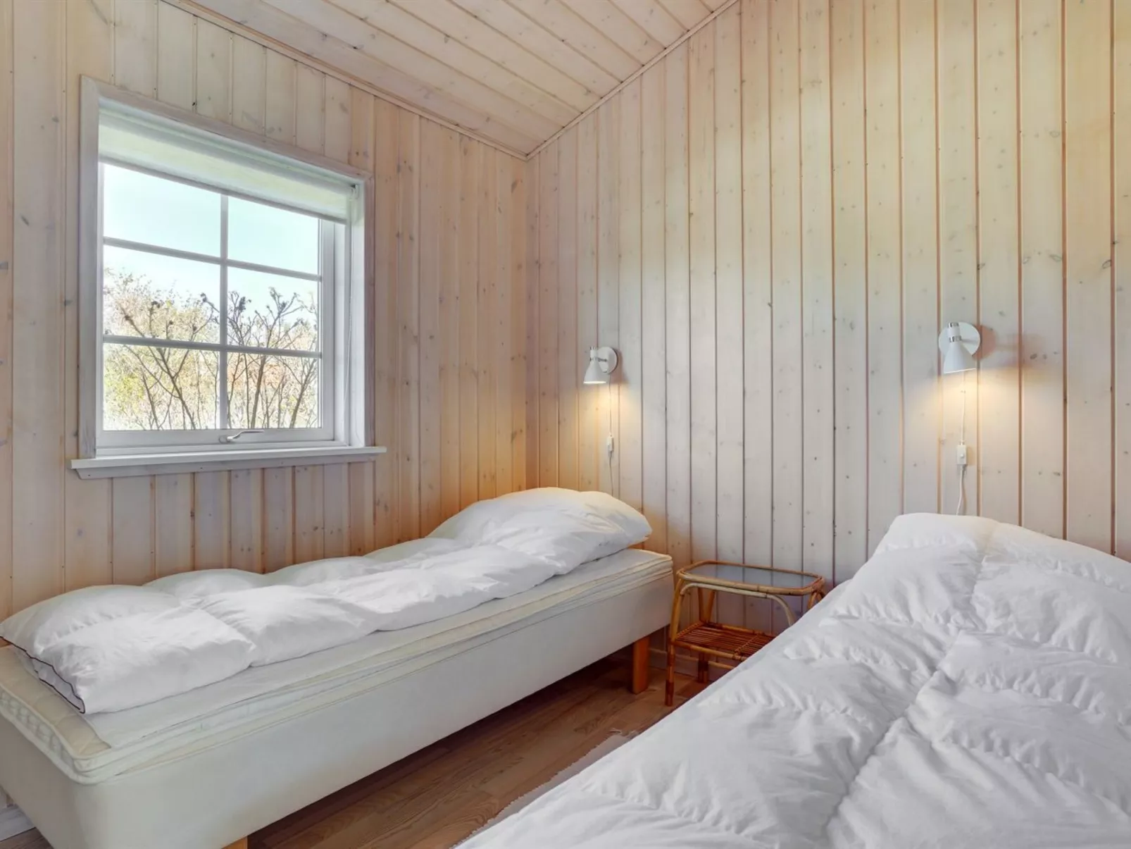 "Amie" - 800m from the sea-Binnen