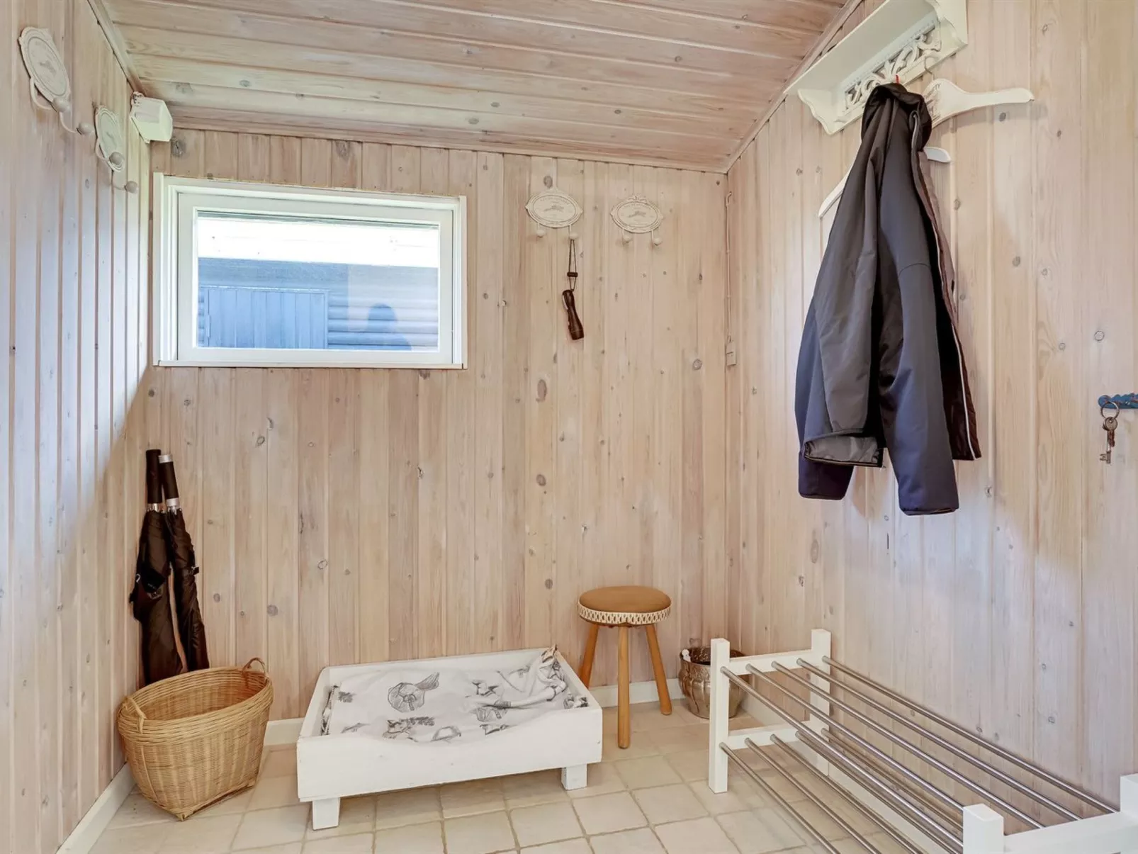 "Afrim" - 694m from the sea-Binnen