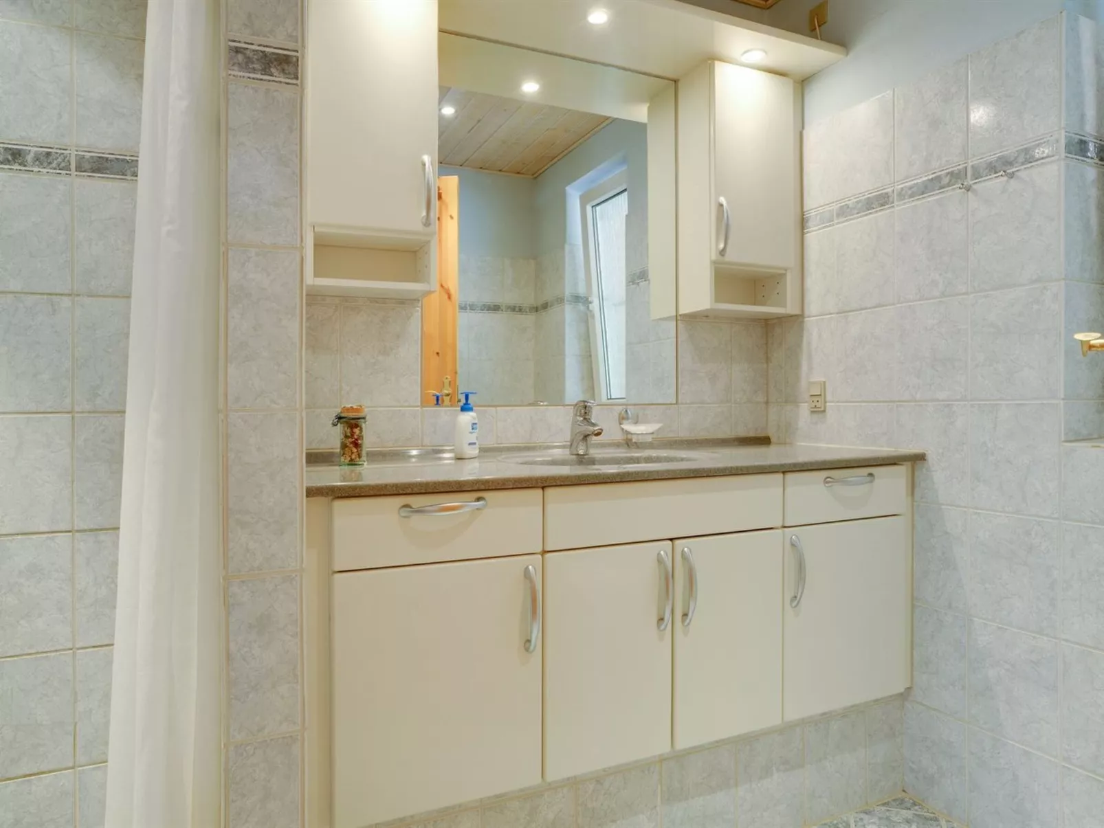 "Arletty" - 1km from the sea-Binnen