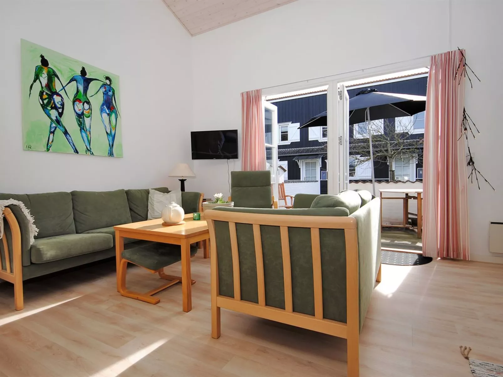 "Benta" - 150m to the fjord-Binnen