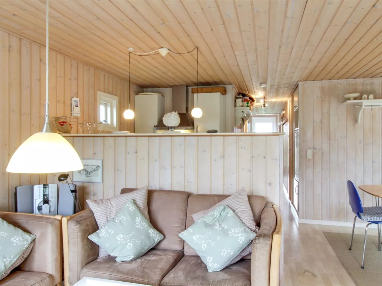 "Elmeri" -  from the sea-Binnen